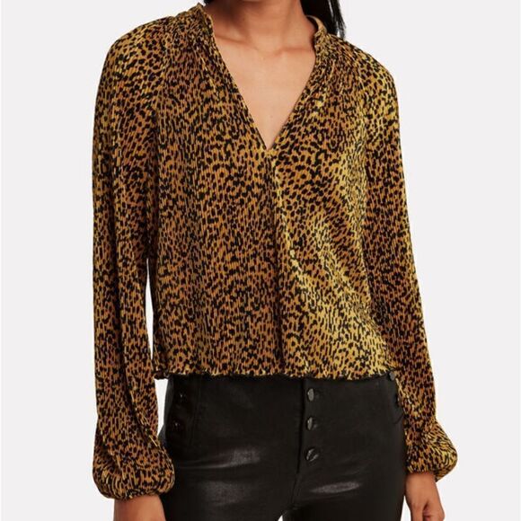 Saylor Primrose Cheetah Plissé Blouse - Picture 1 of 13